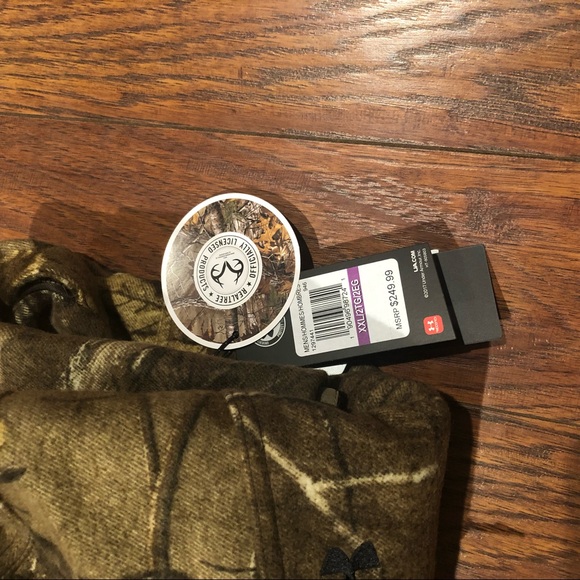 Under Armour real tree hunting jacket - Picture 3 of 4